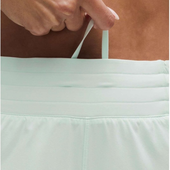 Lululemon | Hotty Hot High-Rise Lined Short 4" | Mint Breeze | Size 12 - Picture 5 of 10
